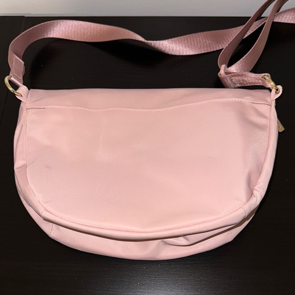 Like New! Lululemon All Night Festival Bag - 5L Crossbody Bag - Picture 5 of 8